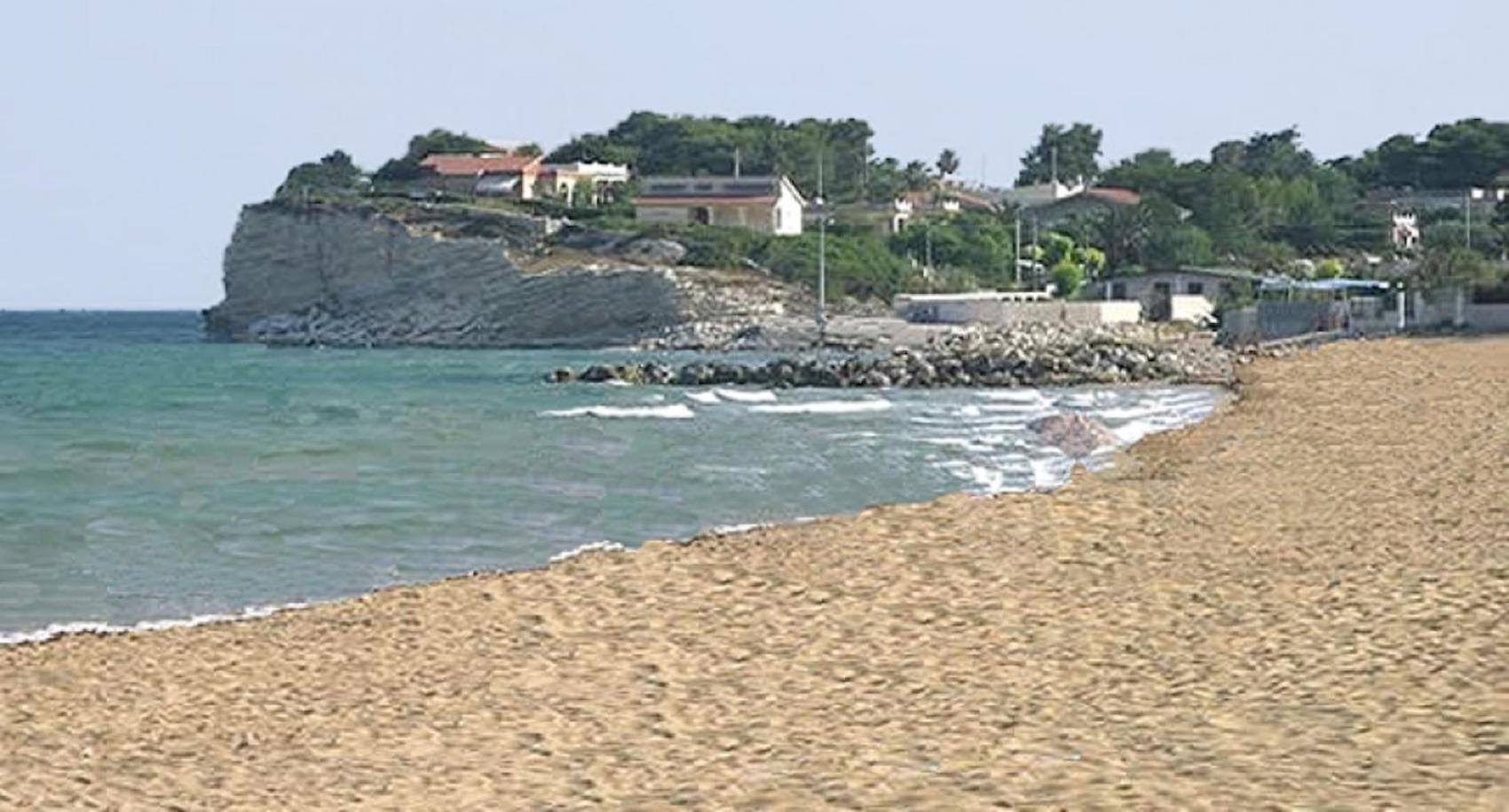 فيلا Casa Vacanze Robinson أفولا المظهر الخارجي الصورة
